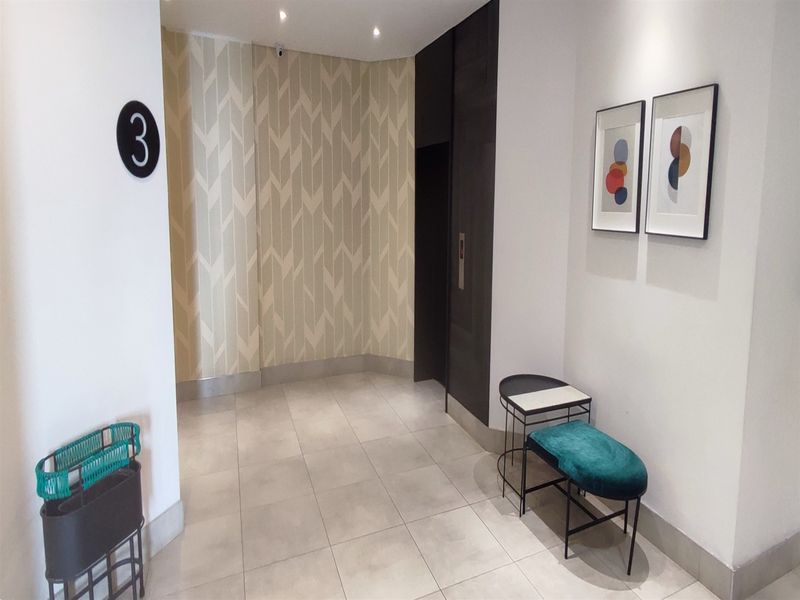 227sqm Offices to let in Rosebank - Photo 3