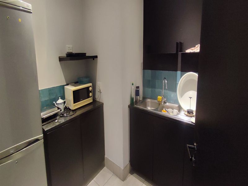 227sqm Offices to let in Rosebank - Photo 8