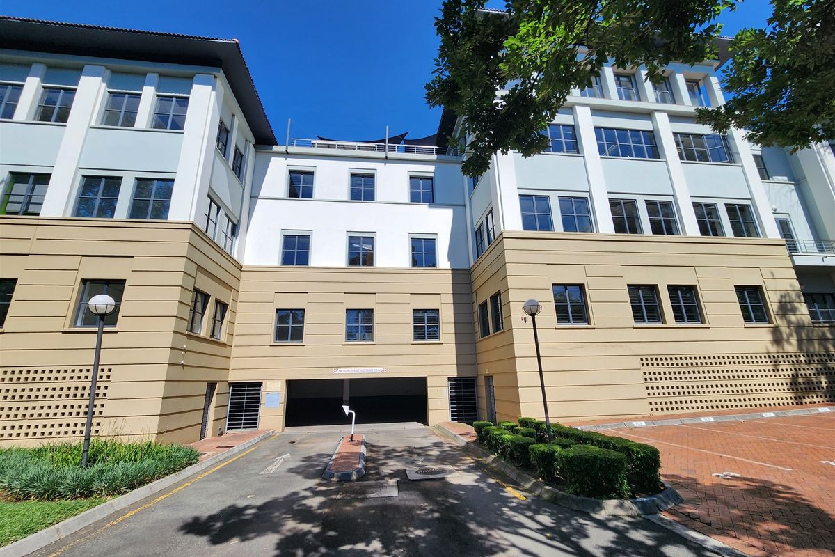 9250.76sqm Offices to let in Sandton - Photo 2