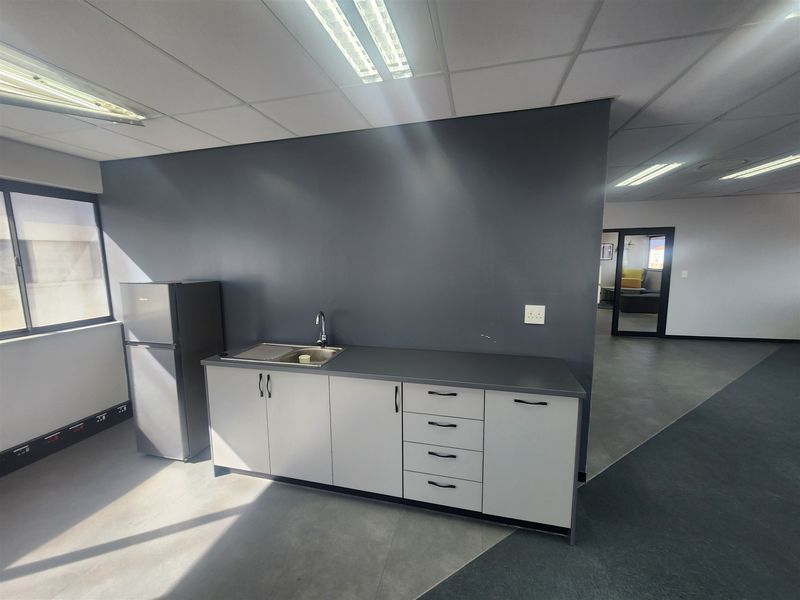 250.29sqm Offices to lo let Sandton - Photo 6