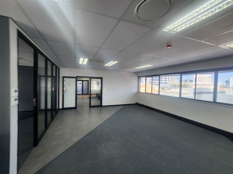 250.29sqm Offices to lo let Sandton - Photo 3