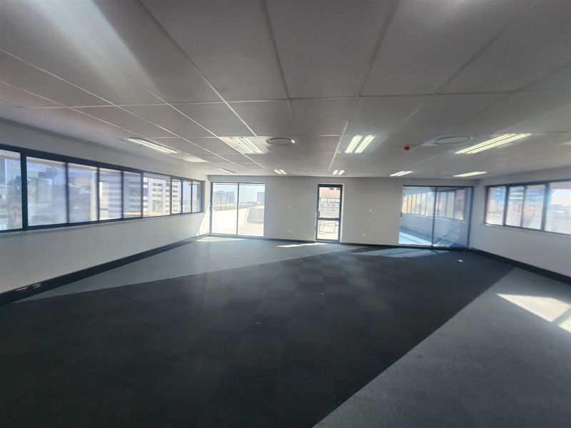 250.29sqm Offices to lo let Sandton - Photo 8