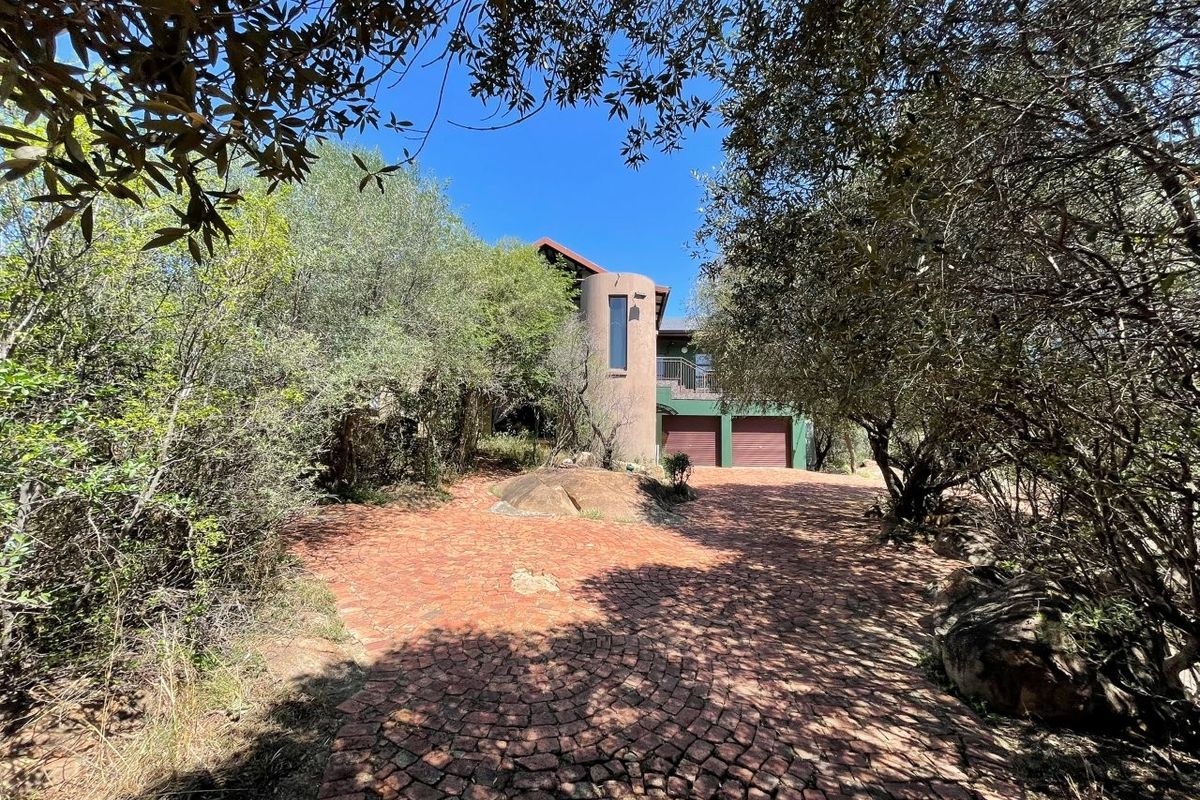 A Hidden Hilltop Sanctuary on the Vaal River - Photo 5