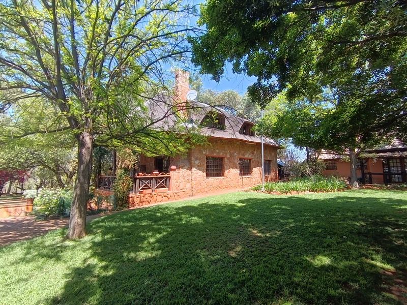 Lush 12ha Farm For Sale Near Buffelspoort – With River, Views & Rental Income - Photo 3