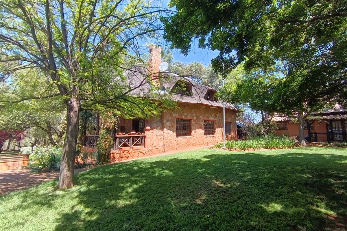 Lush 12ha Farm For Sale Near Buffelspoort – With River, Views & Rental Income - Photo 3