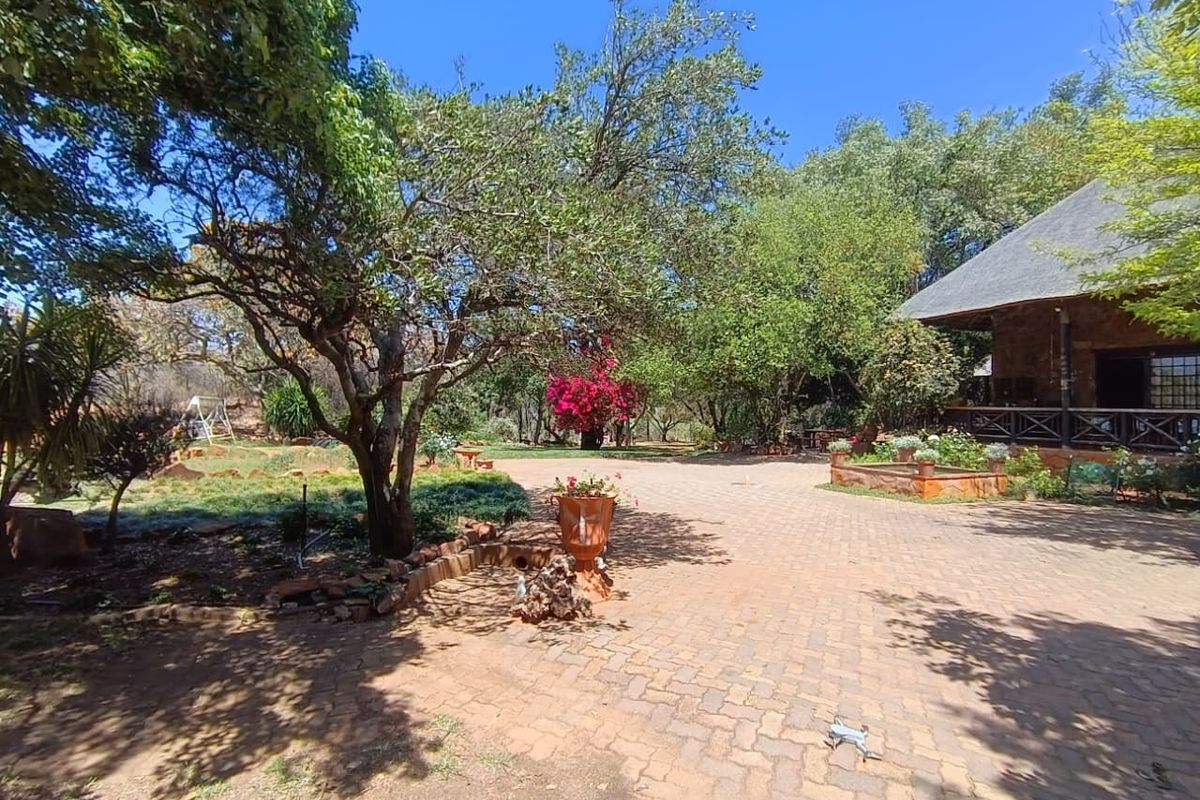 Lush 12ha Farm For Sale Near Buffelspoort – With River, Views & Rental Income - Photo 5
