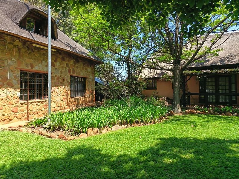Lush 12ha Farm For Sale Near Buffelspoort – With River, Views & Rental Income - Photo 2