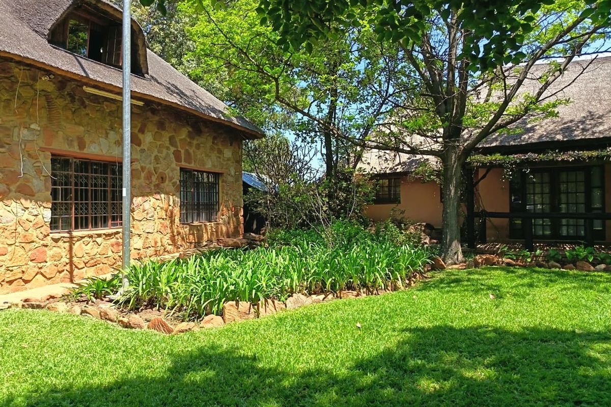 Lush 12ha Farm For Sale Near Buffelspoort – With River, Views & Rental Income - Photo 2