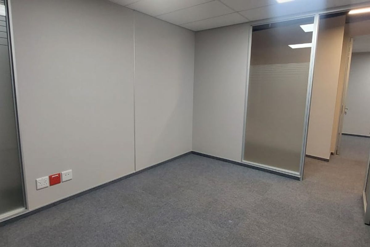 Neat Office Space To Rent - Photo 5