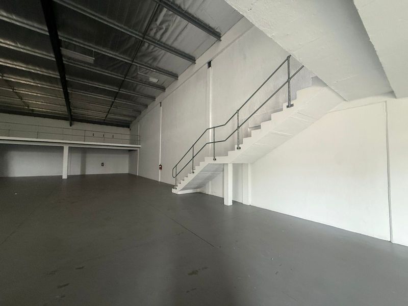 Light Industrial Warehouse To Let in Cornubia - Photo 6