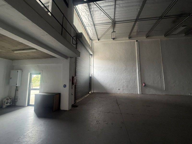 Light Industrial Warehouse To Let in Cornubia - Photo 3