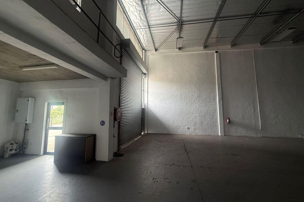 Light Industrial Warehouse To Let in Cornubia - Photo 3