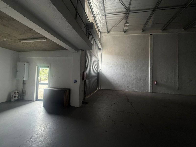 Light Industrial Warehouse To Let in Cornubia - Photo 2