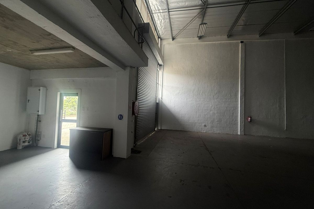 Light Industrial Warehouse To Let in Cornubia - Photo 2