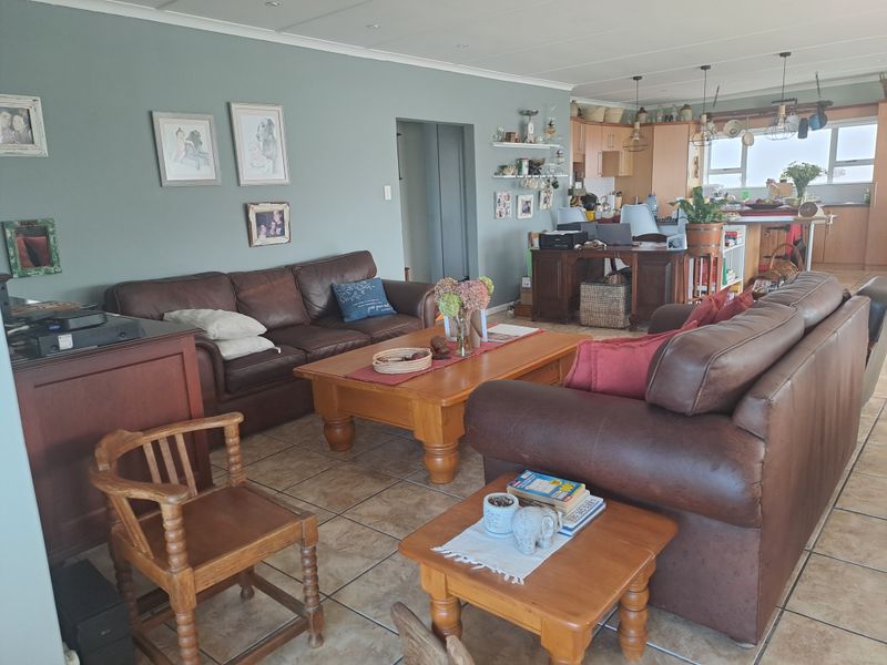 Exceptional Investment & Lifestyle Opportunity in Franskraal, Overberg. Building AND vacant stand. - Photo 7