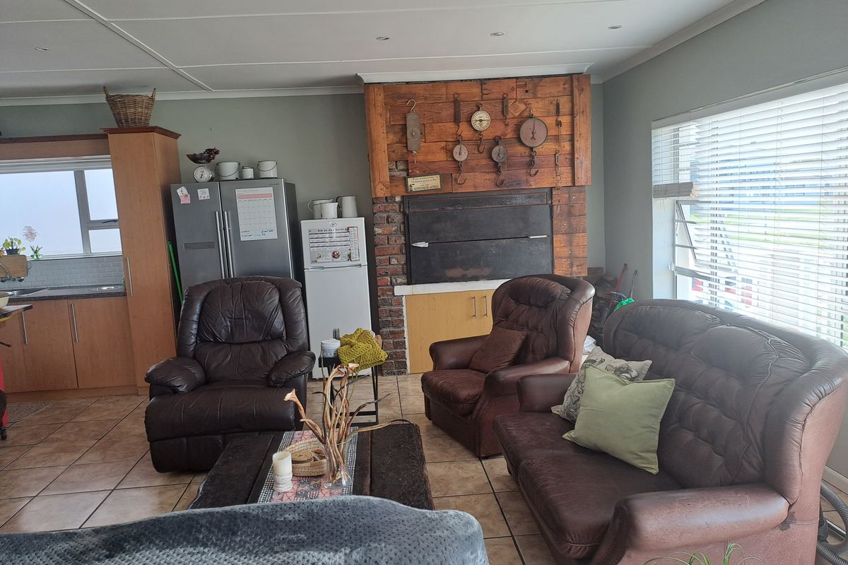 Exceptional Investment & Lifestyle Opportunity in Franskraal, Overberg. Building AND vacant stand. - Photo 5