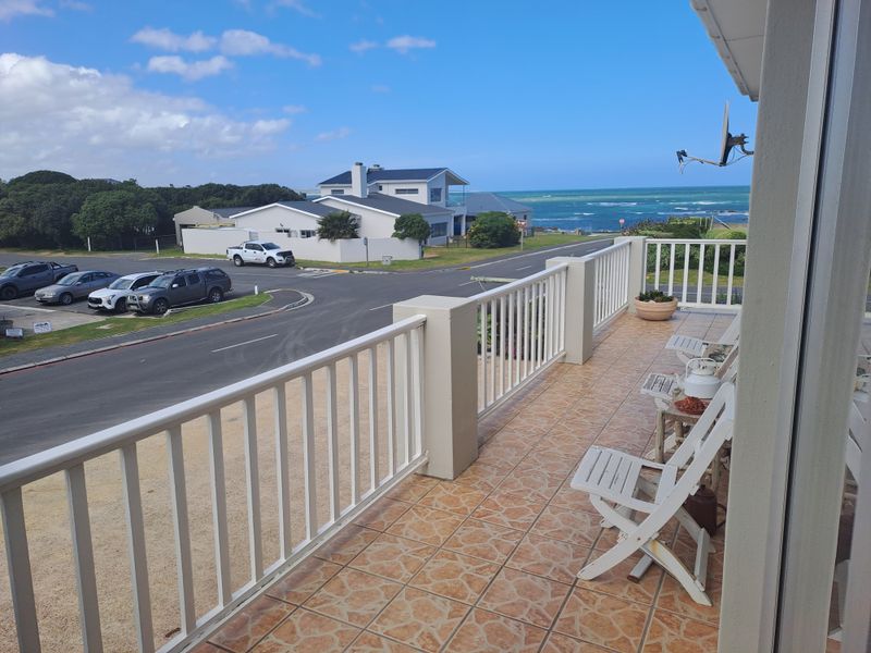 Exceptional Investment & Lifestyle Opportunity in Franskraal, Overberg. Building AND vacant stand. - Photo 4