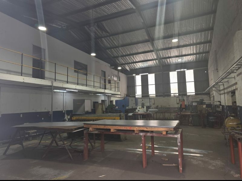 Prime Industrial Property-Great Access And Strategic Location - Photo 2