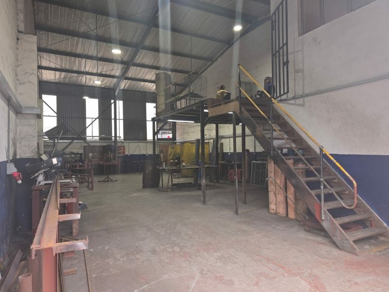 Prime Industrial Property-Great Access And Strategic Location - Photo 3