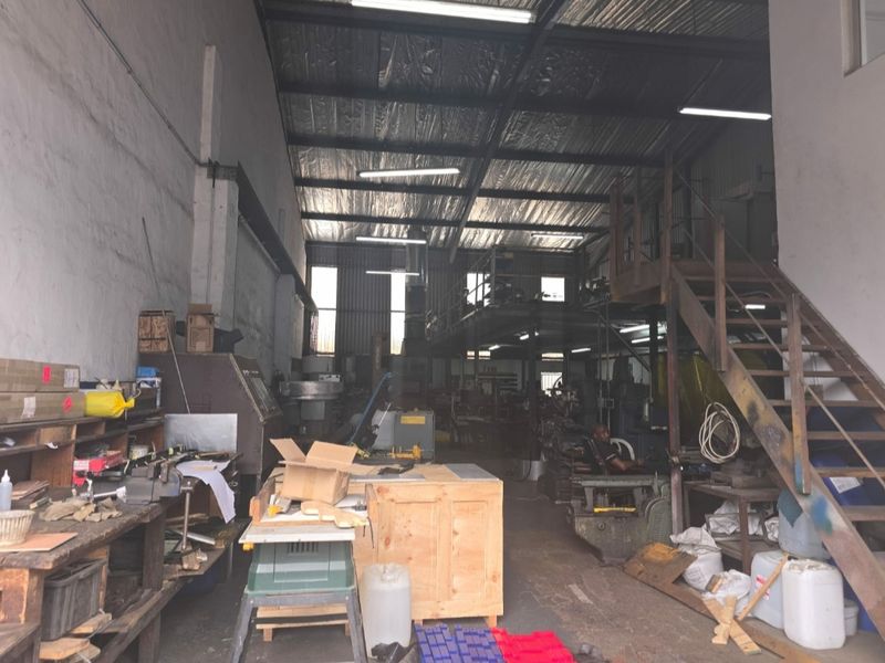 Prime Industrial Property-Great Access And Strategic Location - Photo 4