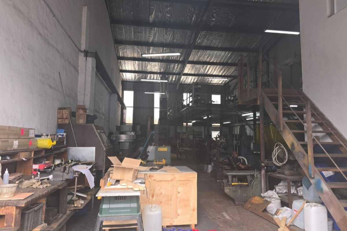 Prime Industrial Property-Great Access And Strategic Location - Photo 4