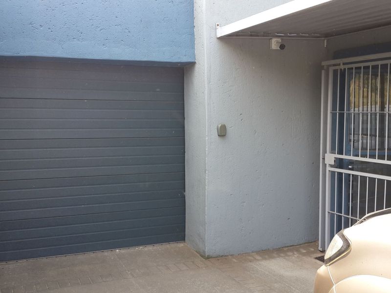 A Grade Factory building with workshops, offices, ablution facilities and kitchen. Rocky Drift Nst - Photo 4