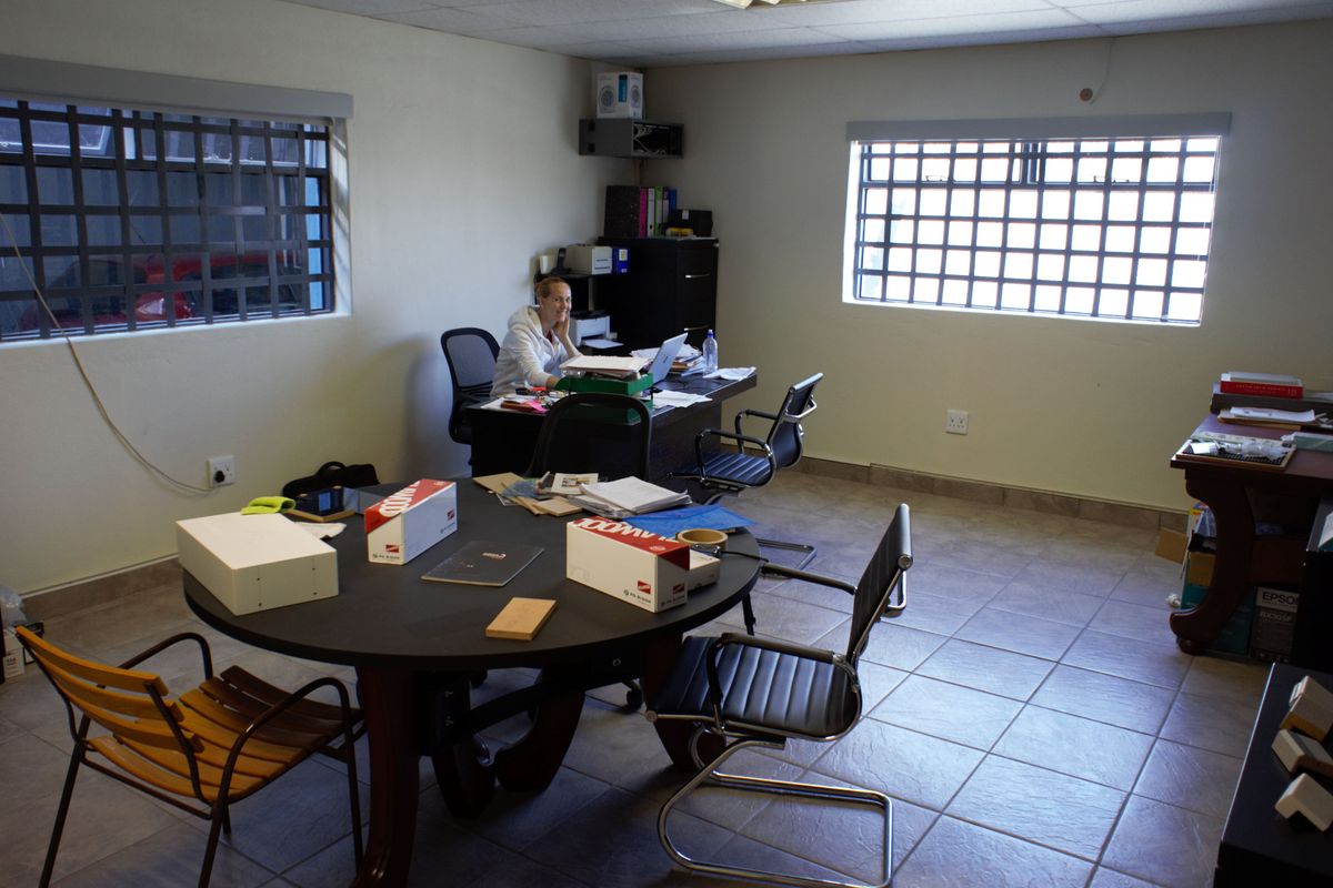 A Grade Factory building with workshops, offices, ablution facilities and kitchen. Rocky Drift Nst - Photo 5