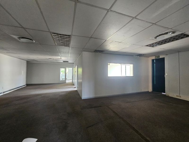 TO LET | Prime Office Space I ±435 m2 I Glen Manor Office Park, Menlyn - Photo 2
