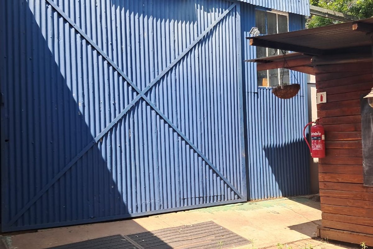 200m2 Pizza shop to Let in Doornkloof East, Irene area - Photo 3