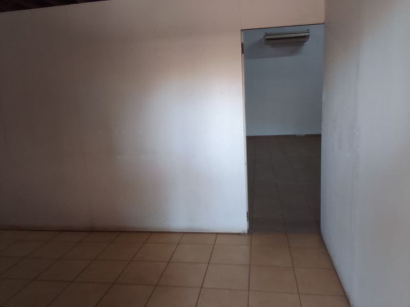 Spacious Warehouse. Ample Parking. Prime CW1 Location. - Photo 4