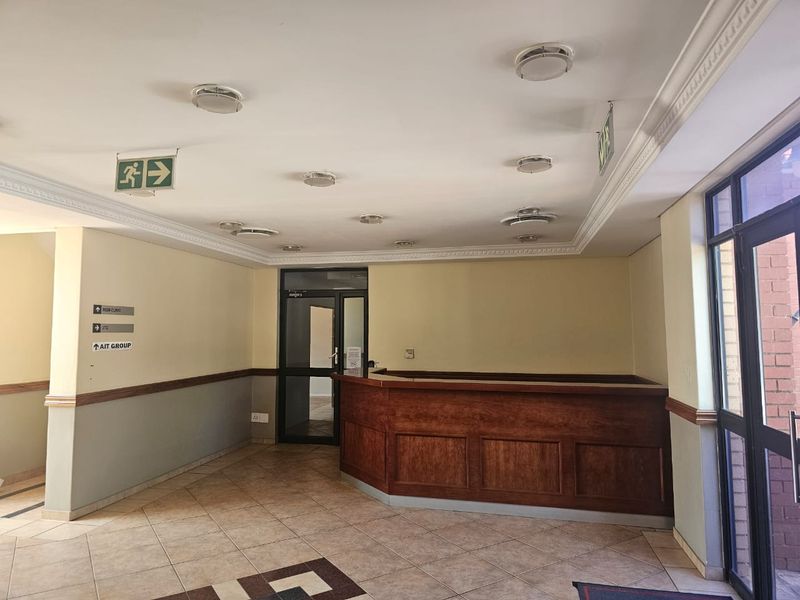 TO LET – Prestigious Office Space ±271 m2 I The Boardwalk Office Park I Open-Plan and Private Office - Photo 3