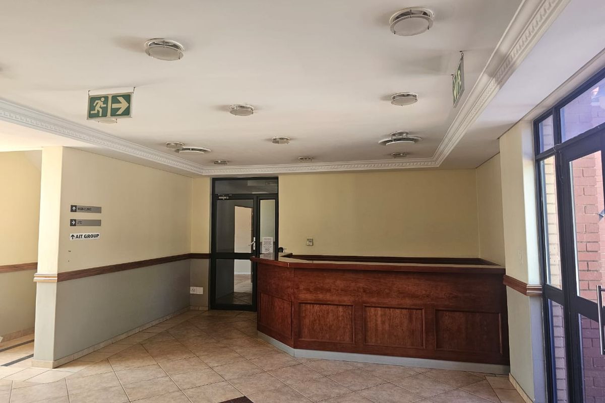 TO LET – Prestigious Office Space ±271 m2 I The Boardwalk Office Park I Open-Plan and Private Office - Photo 3