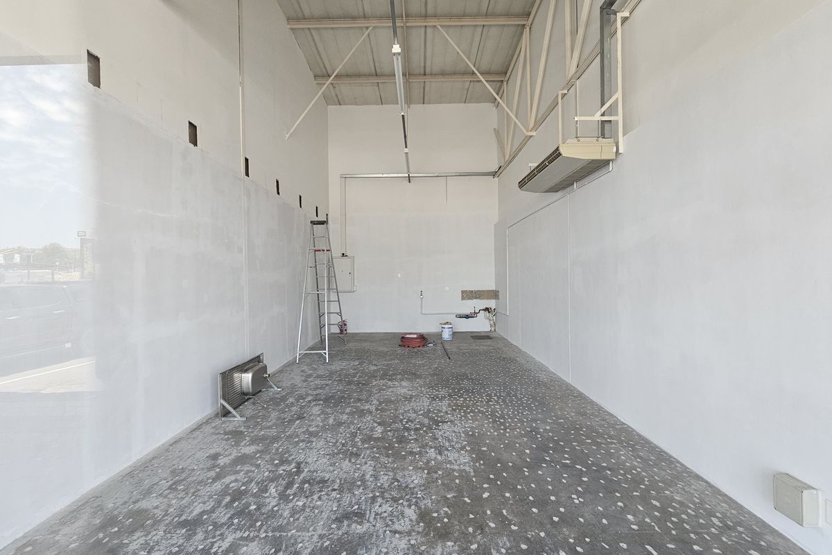 TO LET - Small retail Shop - Montana Crossing - Photo 4