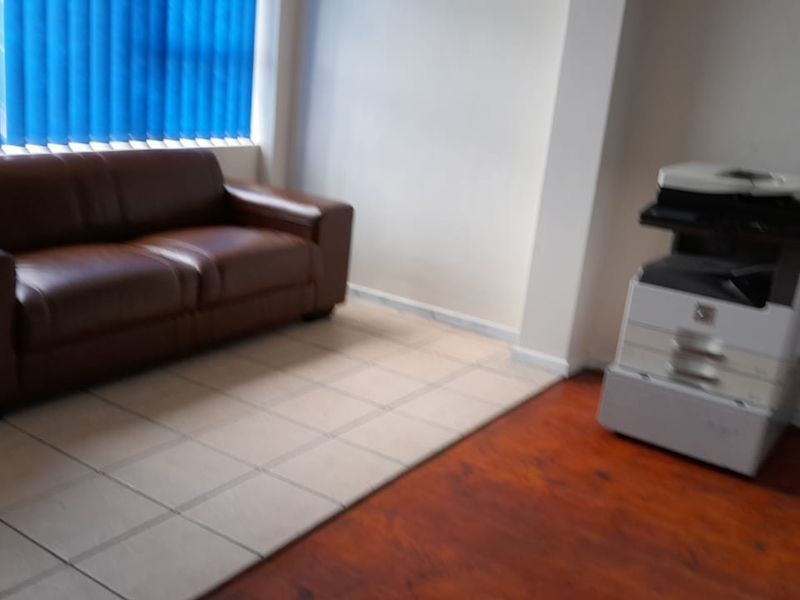 Prime Commercial Property in Berea, East London - Photo 4