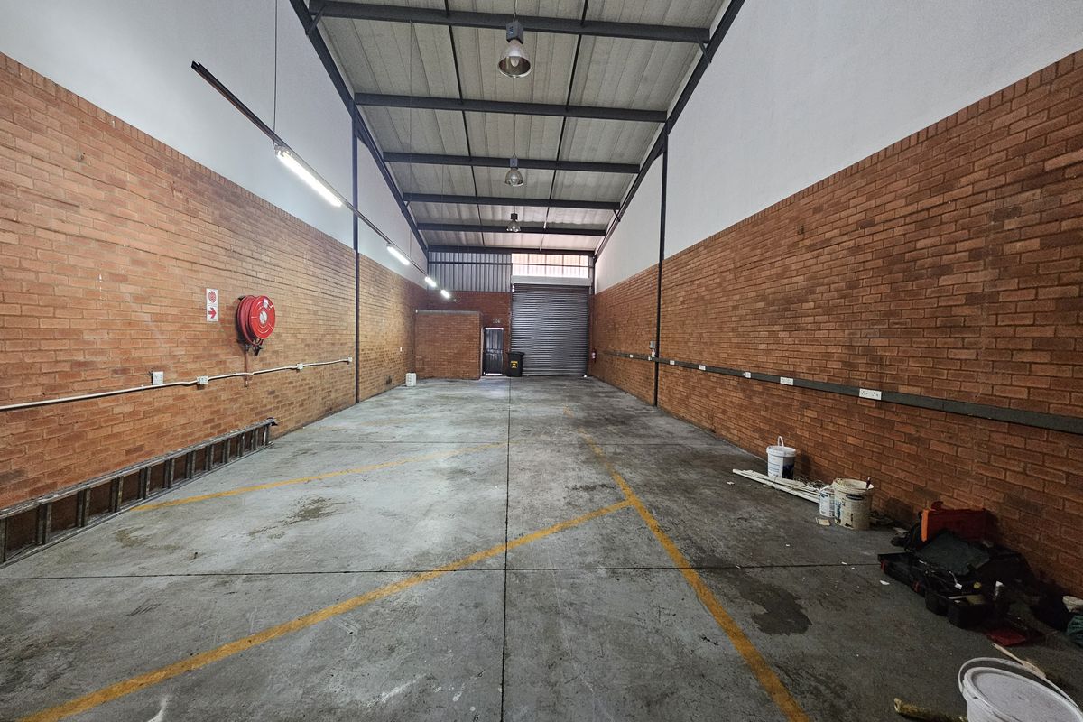 TO LET - Small Warehouse Centurion - Photo 5