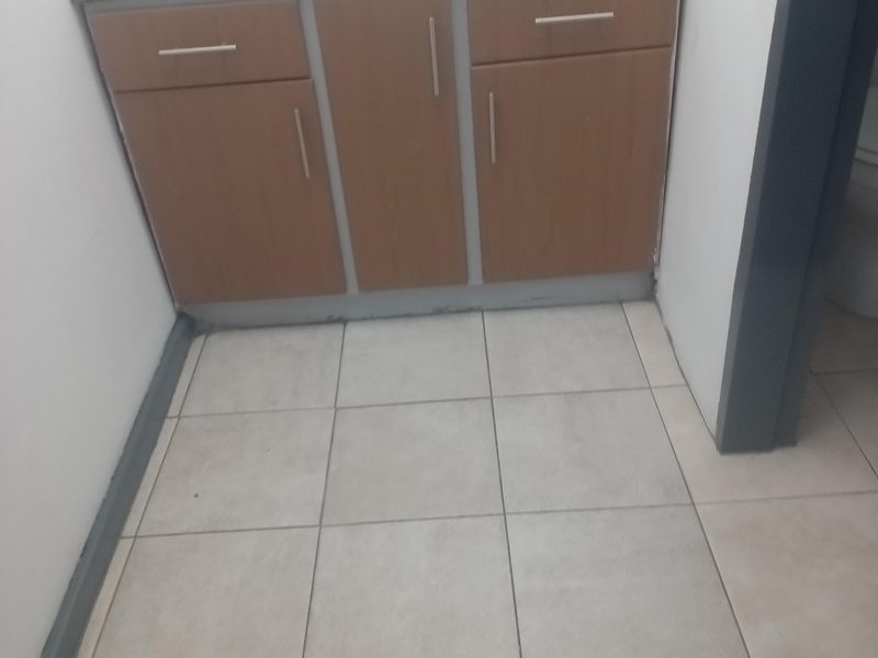 Shop to Let in Trevenna – Prime Location! - Photo 3