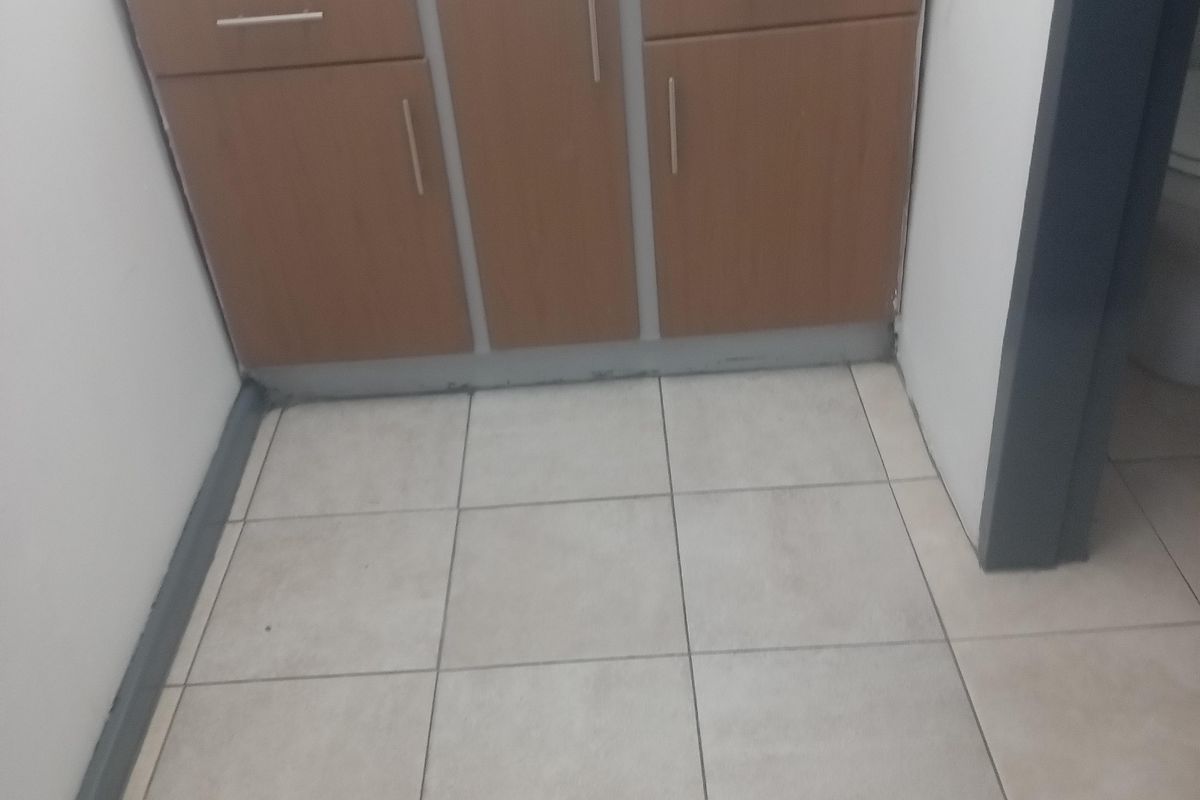 Shop to Let in Trevenna – Prime Location! - Photo 3