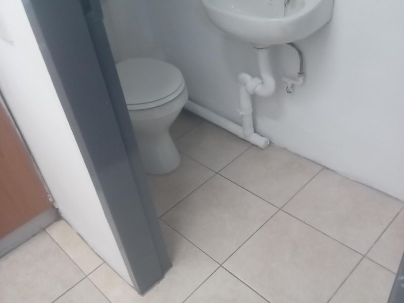 Shop to Let in Trevenna – Prime Location! - Photo 7