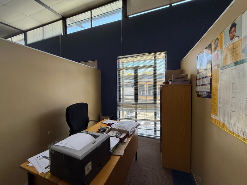 Prime Investment Opportunity – Fully Tenanted A-Grade Office Park in Rustenburg - Photo 10