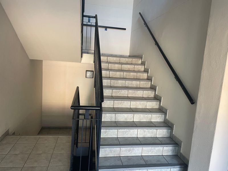 To Let: 1,230.09 m2 First Floor Office | Block C, 789 16th Road, Randjespark, Midrand - Photo 6