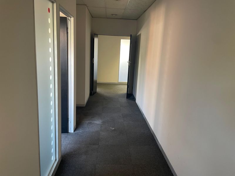 To Let: 1,230.09 m2 First Floor Office | Block C, 789 16th Road, Randjespark, Midrand - Photo 8