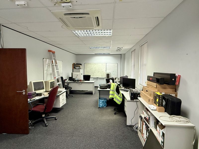 Secure Income-Generating Office Property | Victoria Country Club Estate - Photo 10