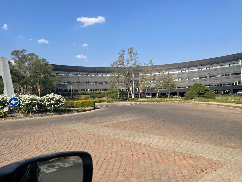 To Let: 5,600 m2 Office Building at Howick Close, Waterfall Office Park, Midrand - Photo 3