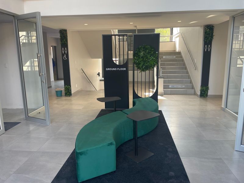 To Let: 5,600 m2 Office Building at Howick Close, Waterfall Office Park, Midrand - Photo 5