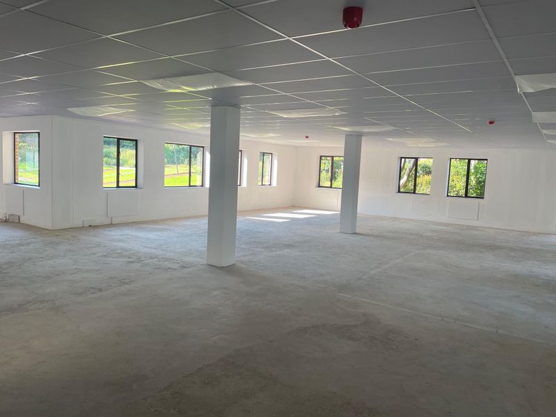 To Let: 5,600 m2 Office Building at Howick Close, Waterfall Office Park, Midrand - Photo 8