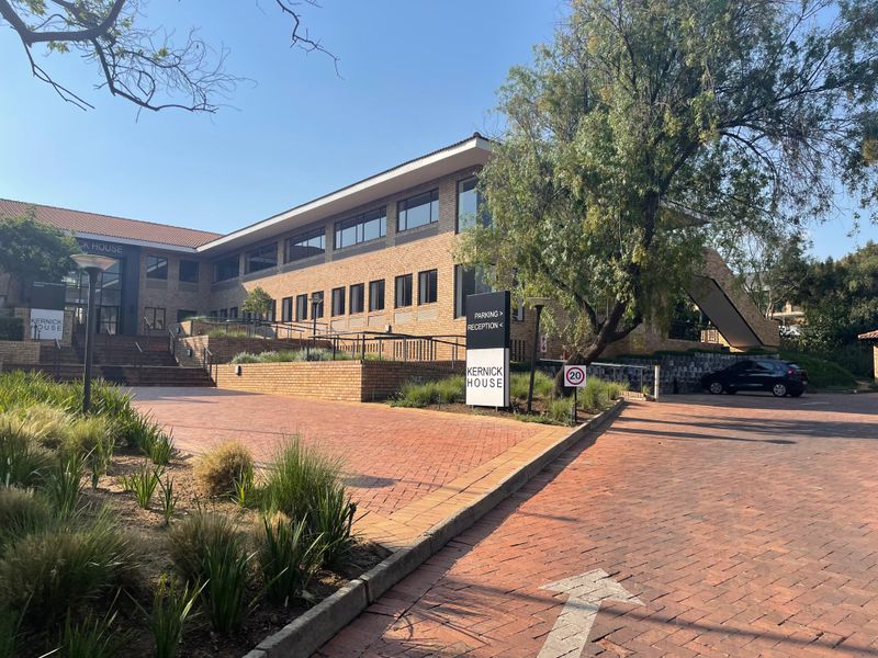 To Let: 5,600 m2 Office Building at Howick Close, Waterfall Office Park, Midrand - Photo 4
