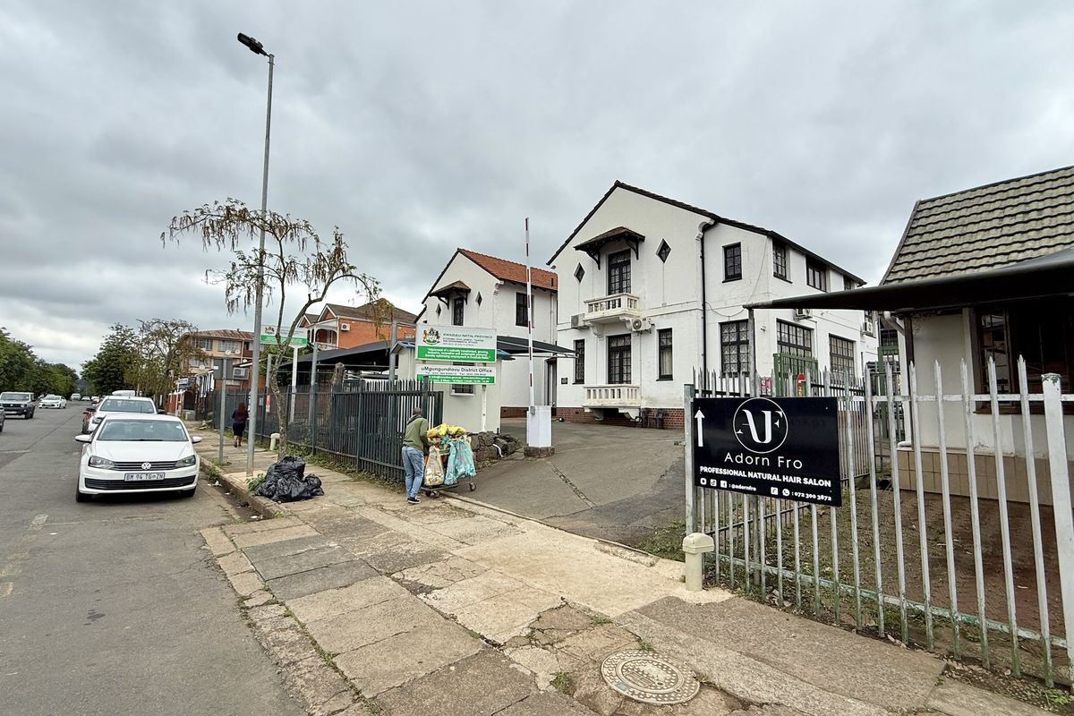 Prime Commercial Property on Burger Street – Government-Tenanted Investment Opportunity - Photo 3