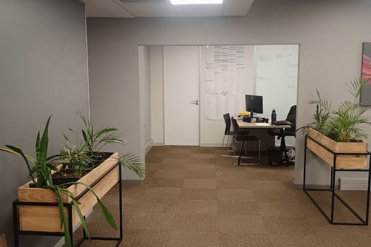 Spacious 412m2 office available to let in Point Waterfront, Durban—ideal for your business needs! - Photo 2