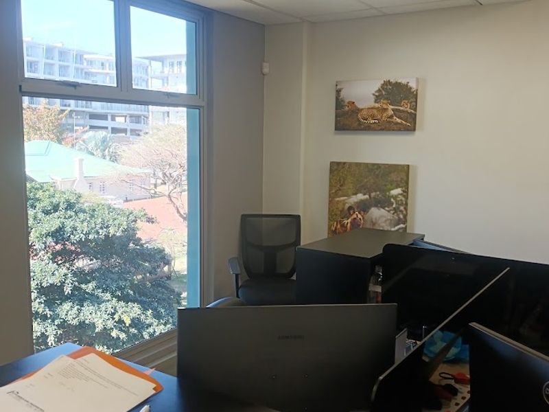 Spacious 412m2 office available to let in Point Waterfront, Durban—ideal for your business needs! - Photo 3