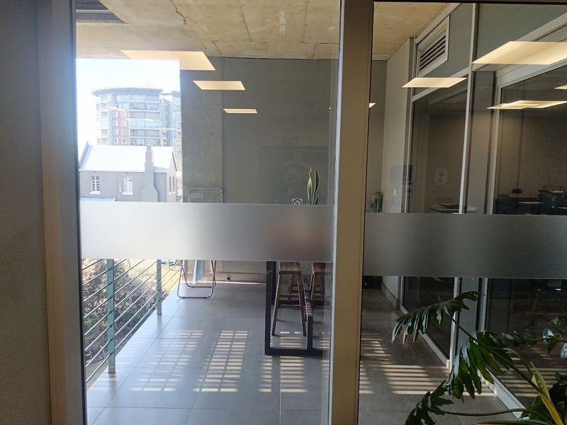 Spacious 412m2 office available to let in Point Waterfront, Durban—ideal for your business needs! - Photo 9